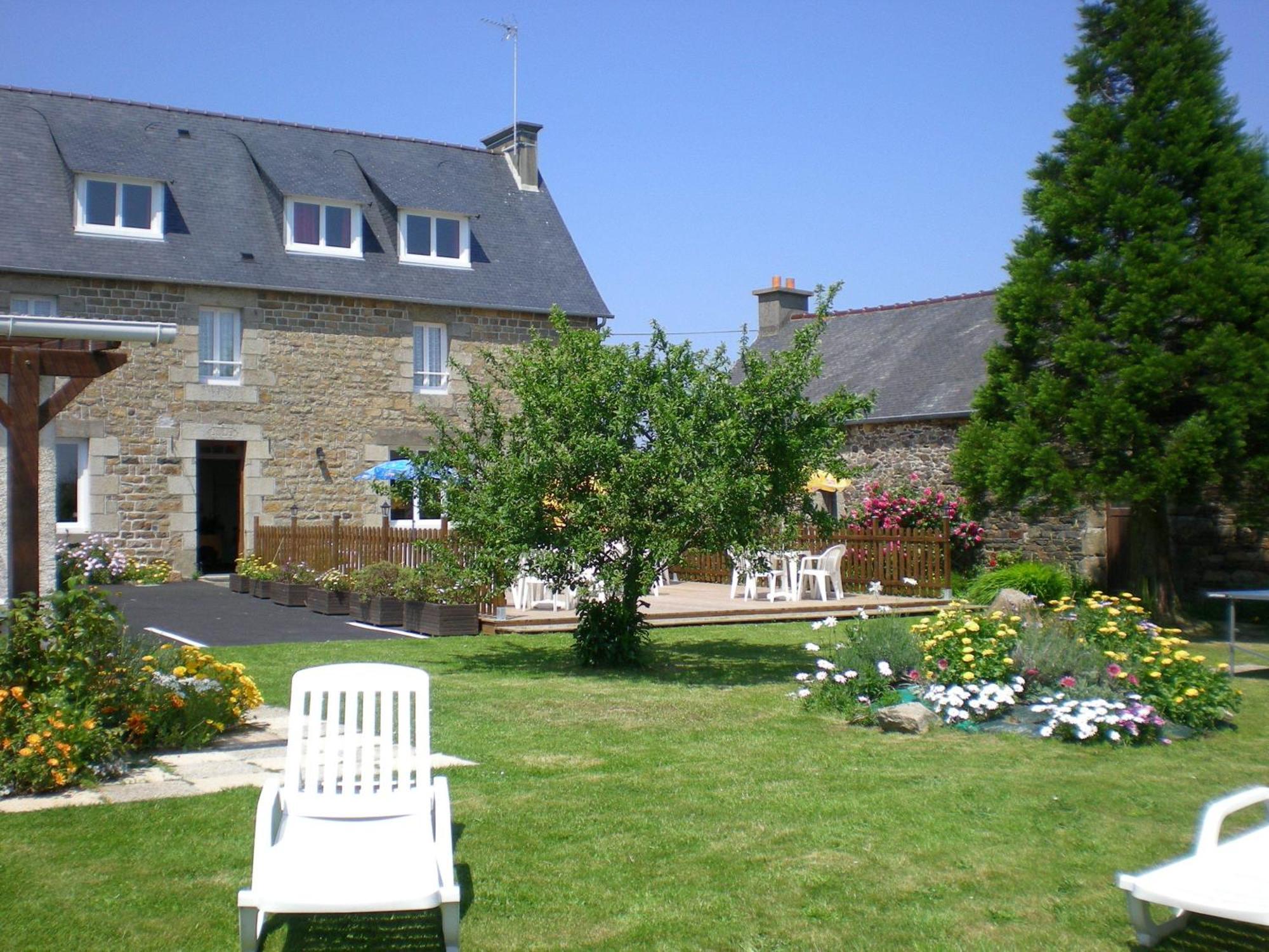 Hotel Le Relais De Launay Ploubazlanec Exterior foto